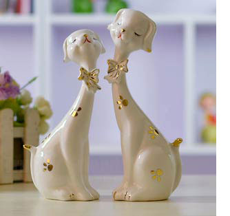 Romantic porcelain present